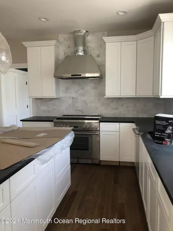 Rumson, NJ 07760,41 Forrest Avenue