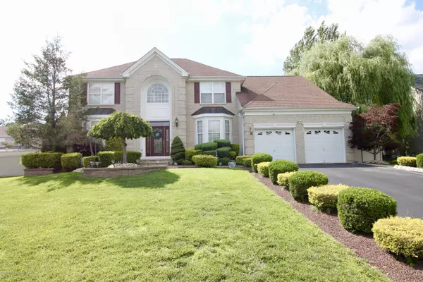 8 Churchill Court, Jackson, NJ 08527