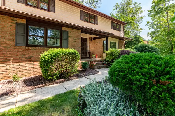 Old Bridge, NJ 08857,2 Queens Place