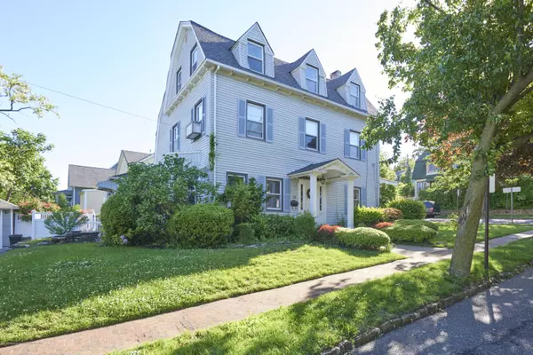 Atlantic Highlands, NJ 07716,38 E Mount Avenue