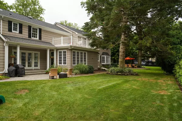 Rumson, NJ 07760,7 Buena Vista Avenue