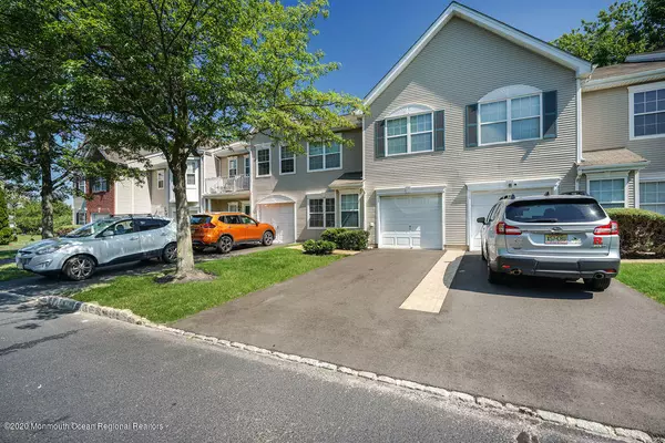 27 Picket Place, Freehold, NJ 07728