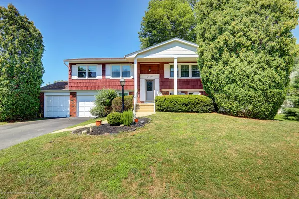 27 Cornell Place, Manalapan, NJ 07726