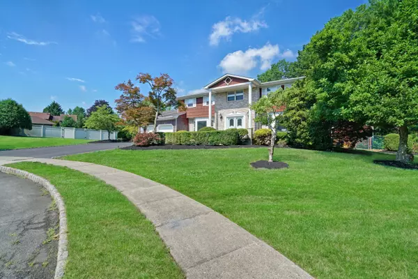 North Brunswick, NJ 08902,4 Fern Court