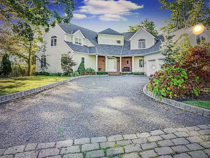 66 Seneca Place, Oceanport, NJ 07757