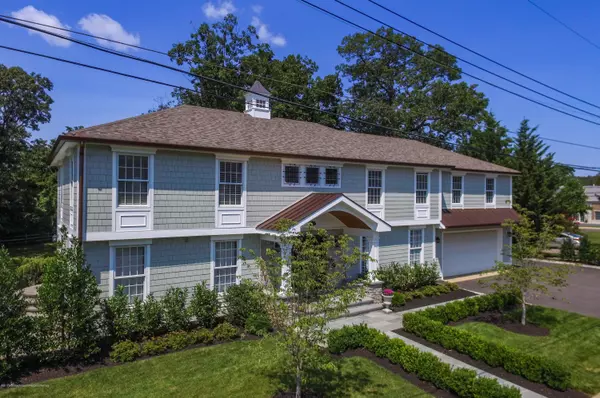 2 Lakeside Avenue, Rumson, NJ 07760