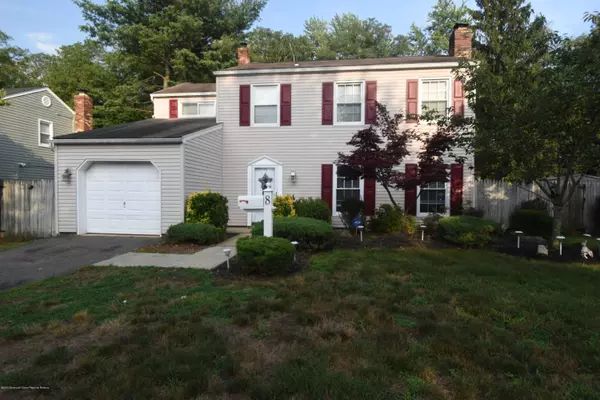 8 Templer Way, Hazlet, NJ 07730