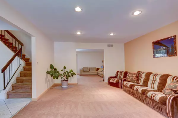 Old Bridge, NJ 08857,16 Willow Drive
