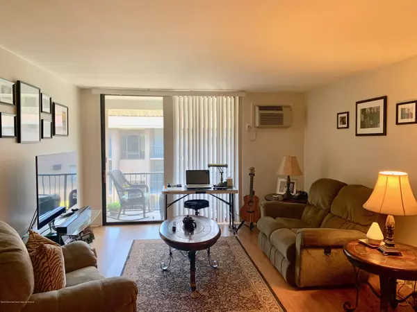 468 Liberty #304, Little Ferry, NJ 07643