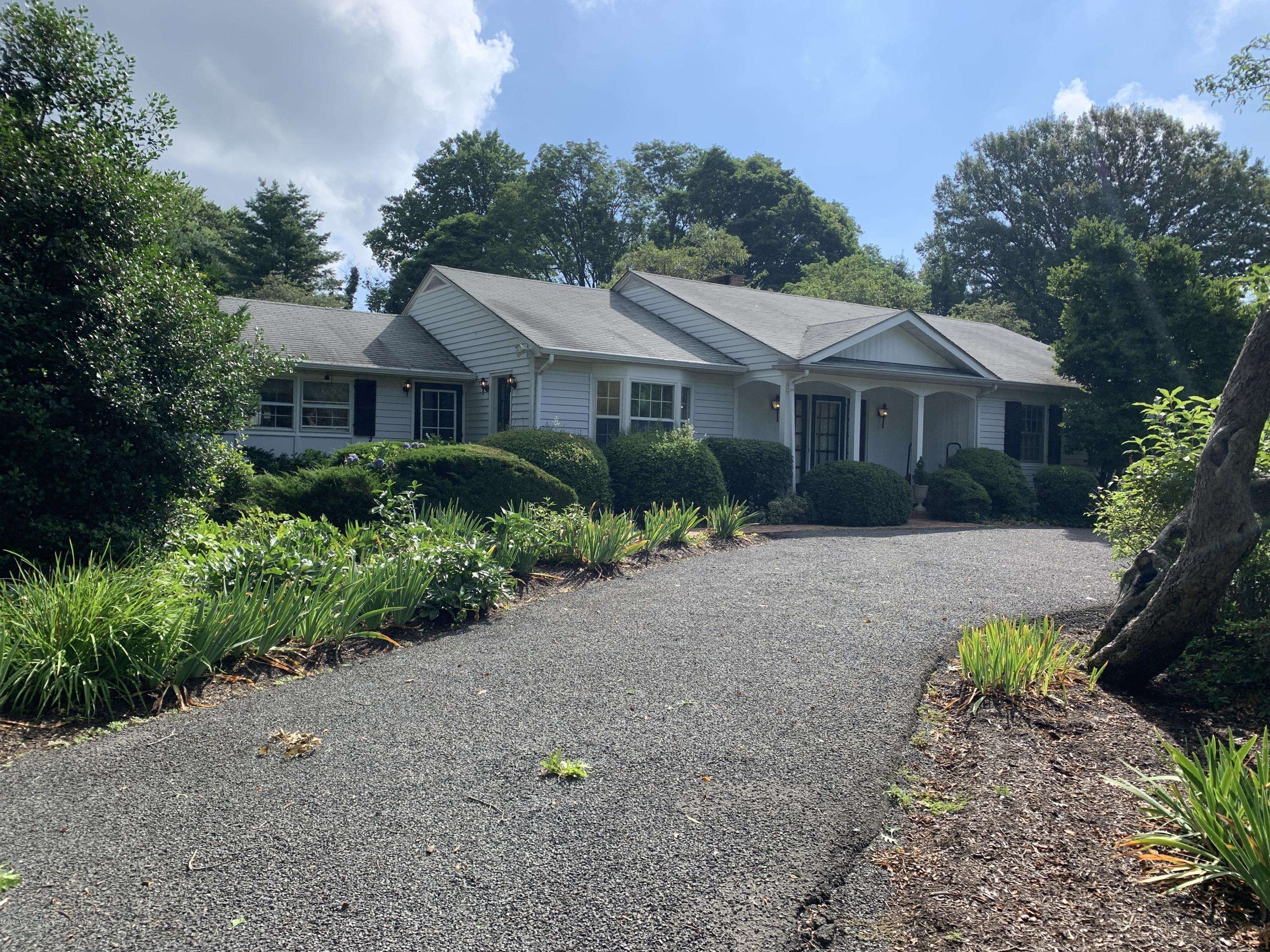 Rumson, NJ 07760,5 Sailers Way