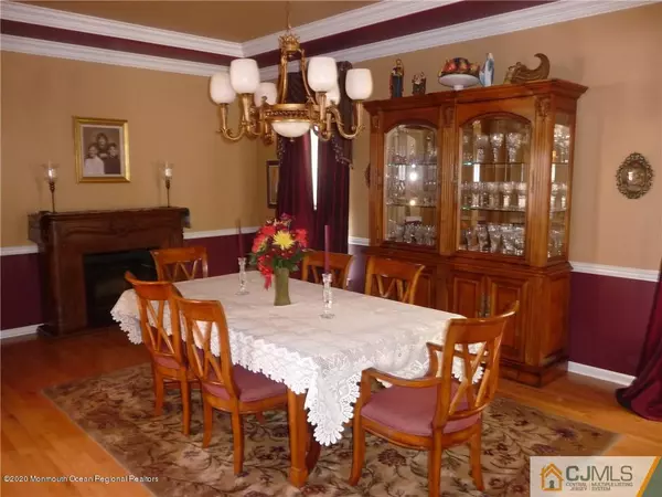 Old Bridge, NJ 08857,9 Vanderbilt Court #2062
