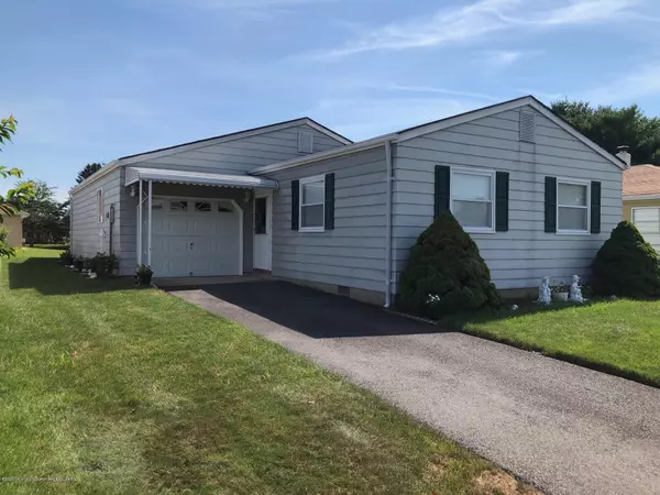 11 Vera Cruz Court, Toms River, NJ 08757