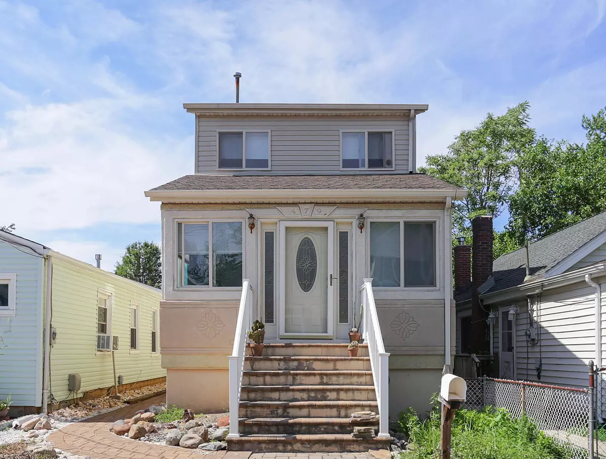 North Middletown, NJ 07748,479 Center Avenue
