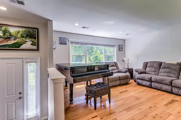Jamesburg, NJ 08831,87 Fresh Ponds Road