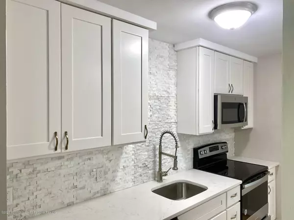 Atlantic Highlands, NJ 07716,96 East Avenue #76