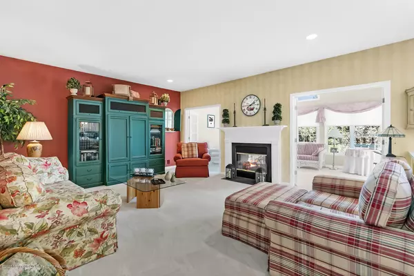 Red Bank, NJ 07701,31 Windward Way