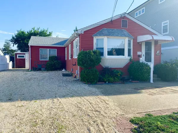 118 Sprague Avenue, South Seaside Park, NJ 08752