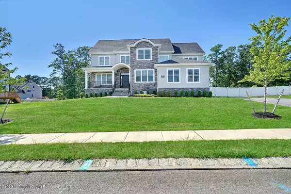 8 Royal Grove Drive, Jackson, NJ 08527