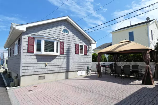 107 W Sea Way, Lavallette, NJ 08735