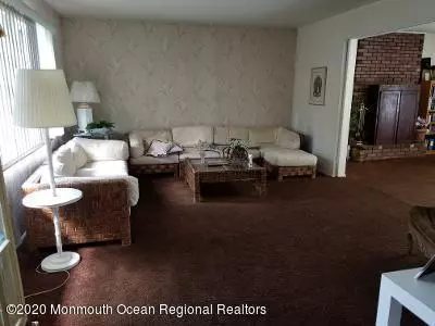 Morganville, NJ 07751,7 Sussex Road