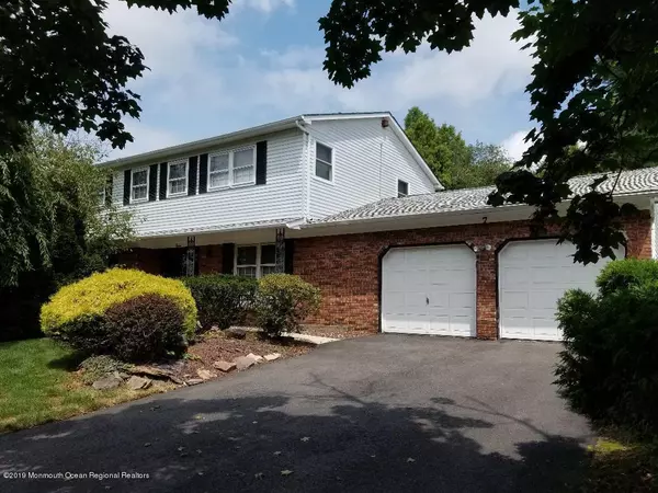 7 Sussex Road, Morganville, NJ 07751