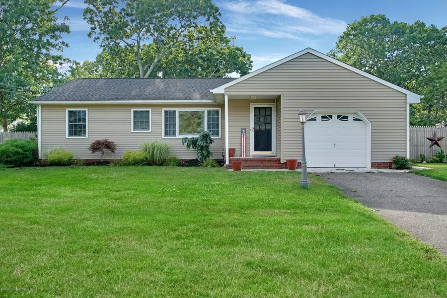 104 Leaf Lane, Toms River, NJ 08753