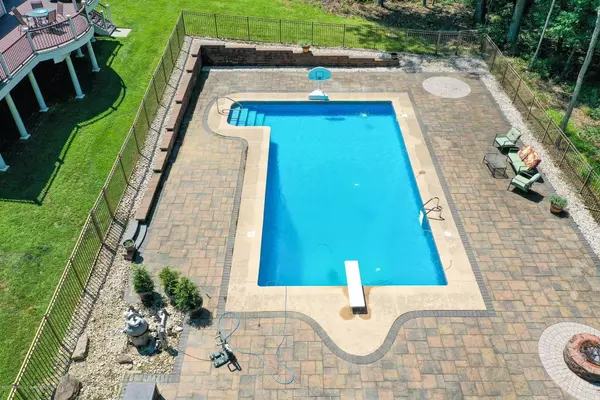 Millstone, NJ 08510,326 Monmouth Road