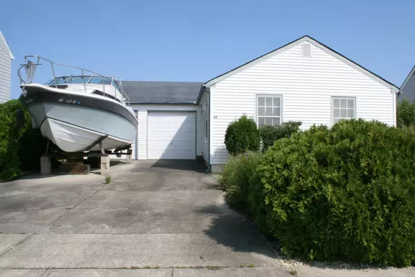 89 Windjammer Court, Bayville, NJ 08721