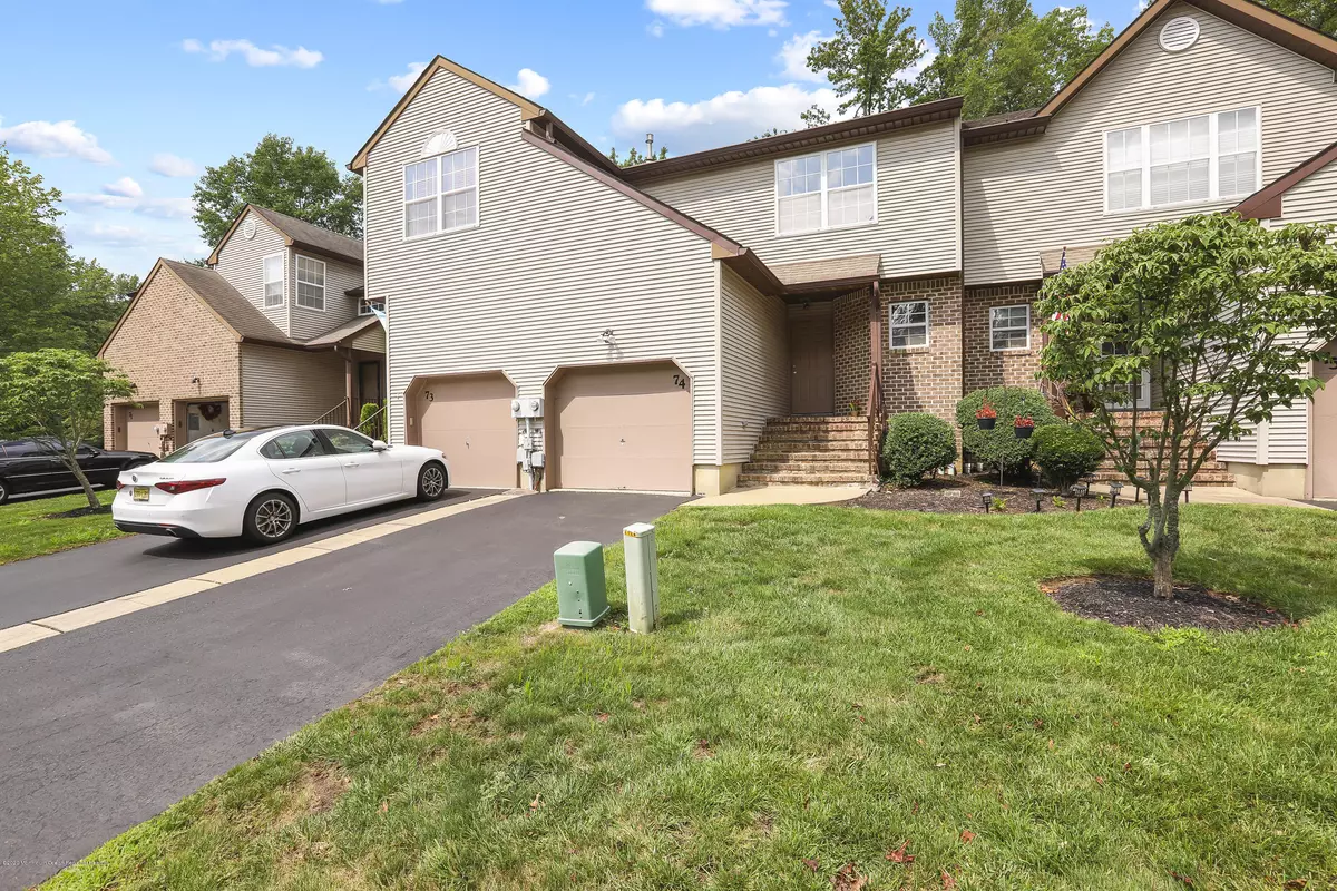 Manalapan, NJ 07726,74 Atrium Way #7-4