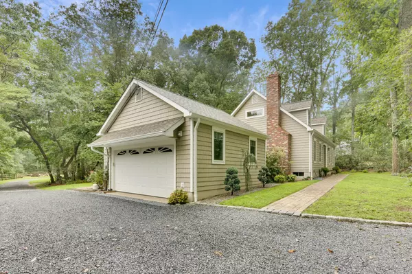 Cream Ridge, NJ 08514,577 Pinehurst Road