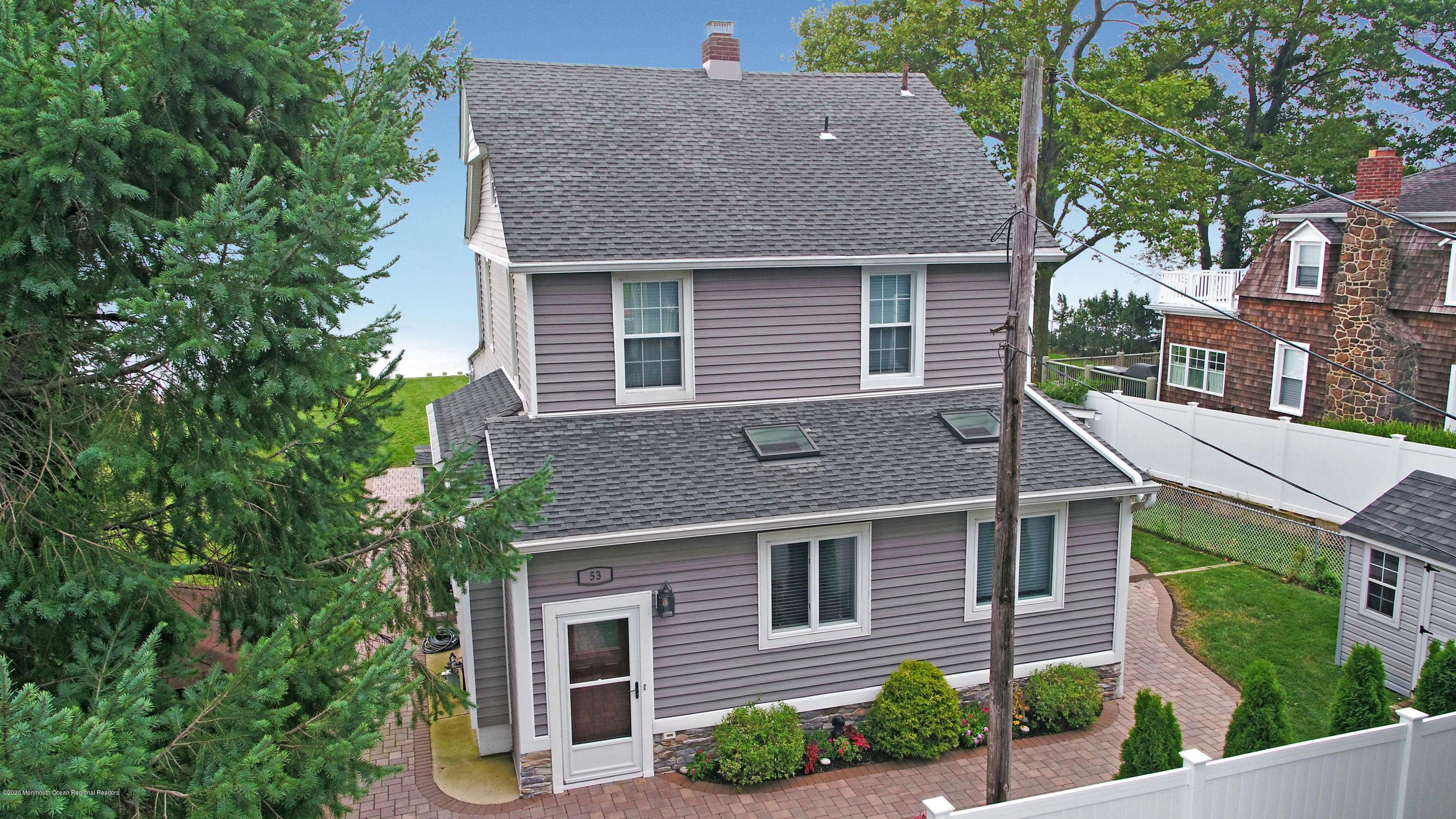 Leonardo, NJ 07737,53 Burlington Avenue
