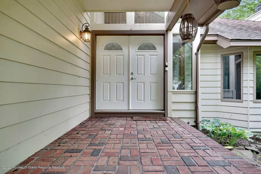 15 Mapletree Road, Toms River, NJ 08753