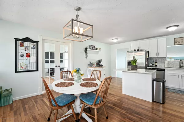 Lanoka Harbor, NJ 08734,219 Laurel Boulevard