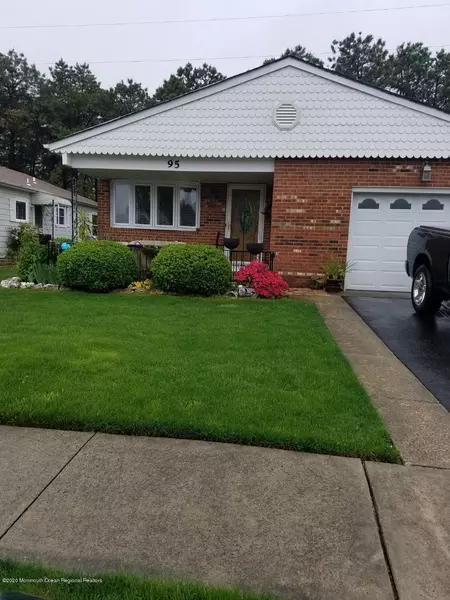 95 Guadalajara Drive, Toms River, NJ 08757