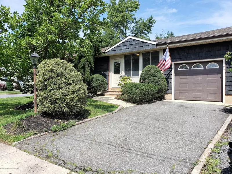 76 Ira Avenue, Colonia, NJ 07067