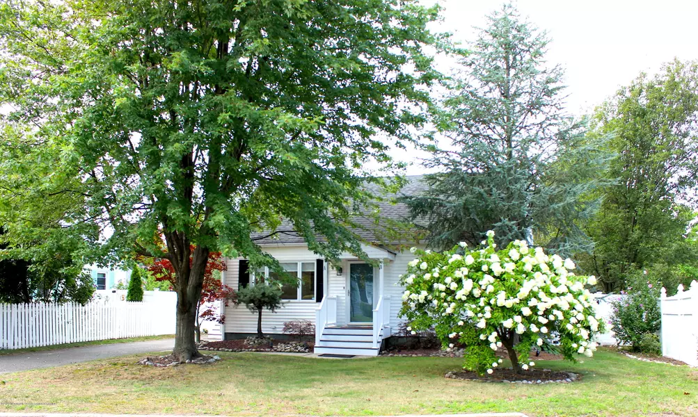 27 Vanada Drive, Neptune Township, NJ 07753