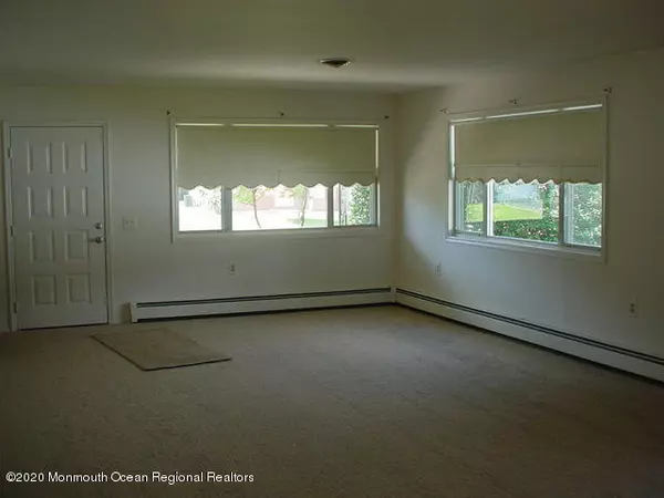 Toms River, NJ 08757,17 Roxton Place