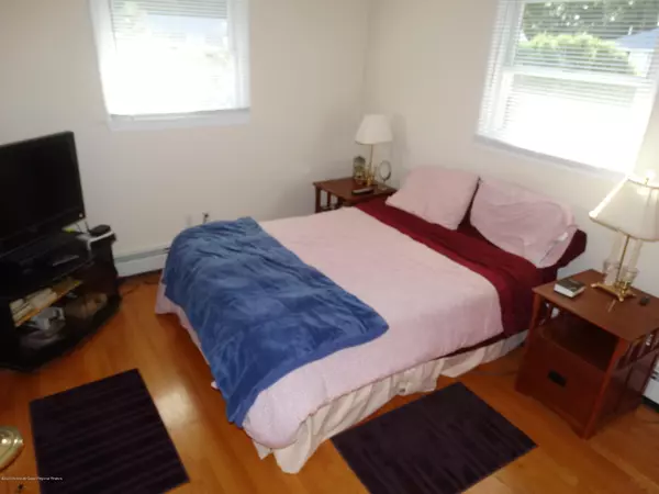 Parlin, NJ 08859,1073 Bordentown Avenue