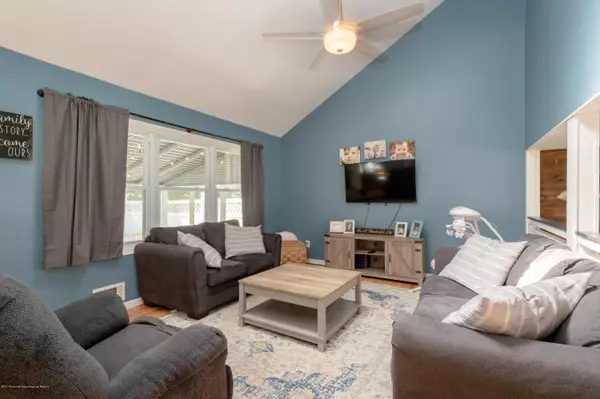 Hazlet, NJ 07730,26 Racoon Drive