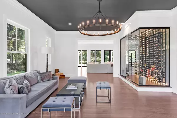 Rumson, NJ 07760,10 Fair Haven Road