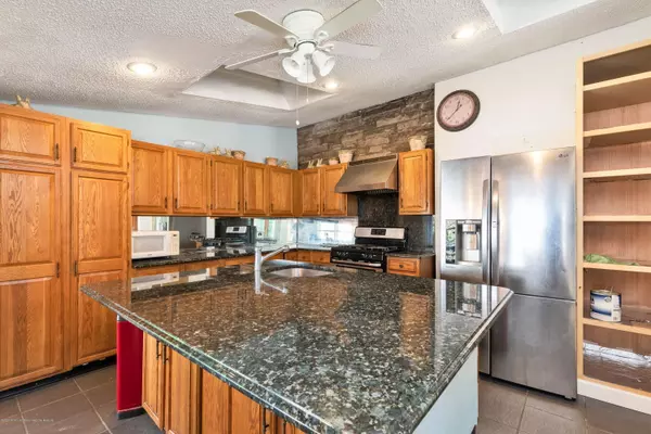 Rumson, NJ 07760,116 Hartshorne Road