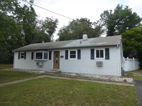 27 Maplewood Drive, Brick, NJ 08724