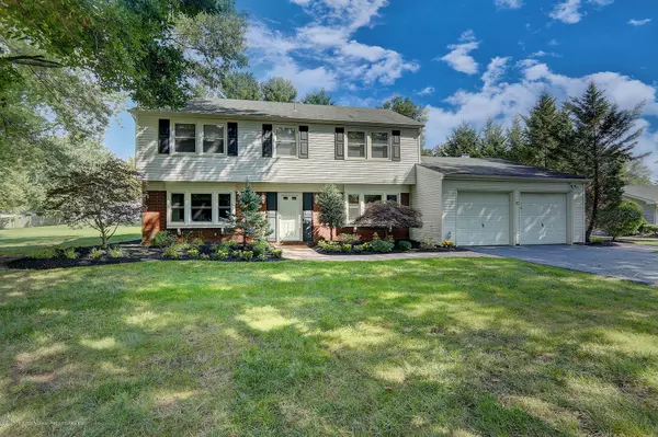 12 Hill Circle, Marlboro, NJ 07746