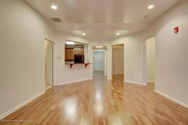 East Brunswick, NJ 08816,2308 Cedar Village Boulevard #308