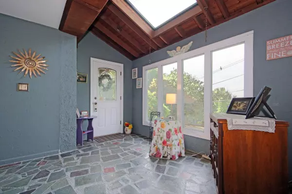 Atlantic Highlands, NJ 07716,123 Ocean Boulevard