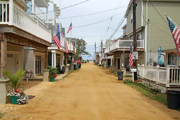 Highlands, NJ 07732,33 Gravelly Point Road