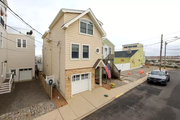 7 E Church Street, Sea Bright, NJ 07760