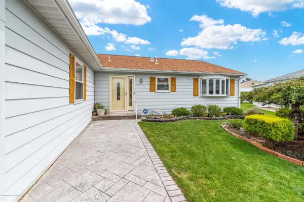 Toms River, NJ 08757,8 Saint Francois Court