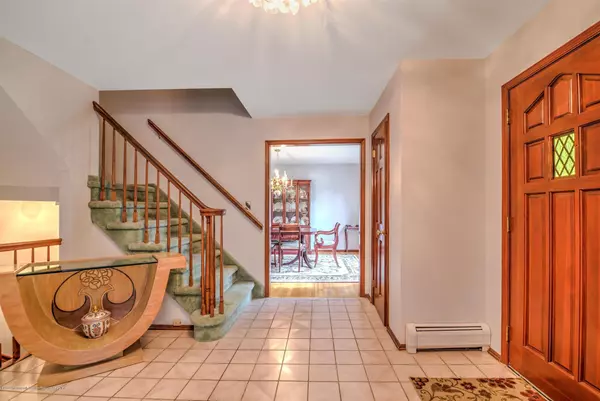 Marlboro, NJ 07746,28 Mitchell Court