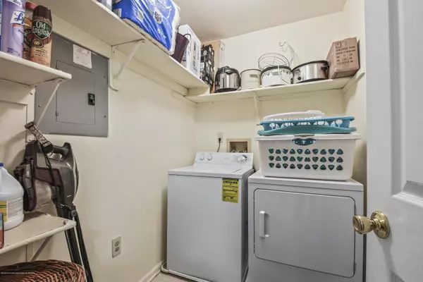 Franklin Park, NJ 08823,17 Balboa Lane #4003